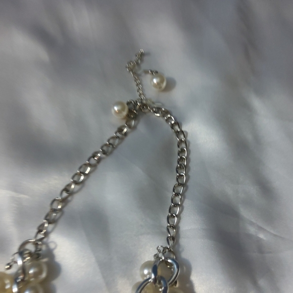 ...I'm selling a necklace NWOT - Picture 2 of 2